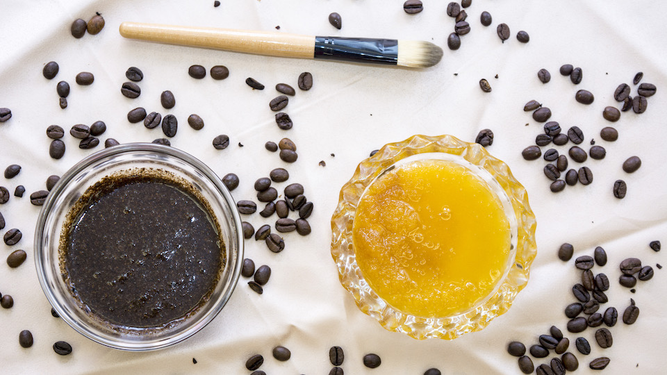 homemade-coffee-scrub-made-out-of-coffee-honey-milk.jpg