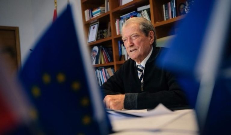 Berisha: Mosbindje civile në 10 shkurt. Kreu i PD: Nuk përjashtojmë asnjë skenar, në shesh deri në largimin e Ramës