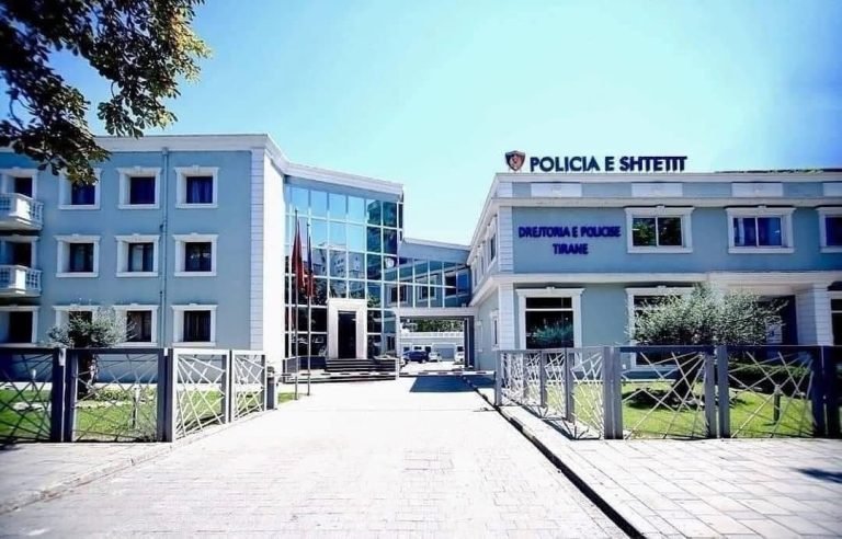 Mashtronin qytetarët se do t’iu blinin apartamente dhe më pas i merrnin paratë, arrestohet çifti në Tiranë