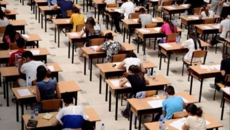 Nis plotësimi i formularit A1 për Maturën Shtetërore 2026, nxënësit përcaktojnë lëndët me zgjedhje! Dy data në dispozicion për formularin A1Z